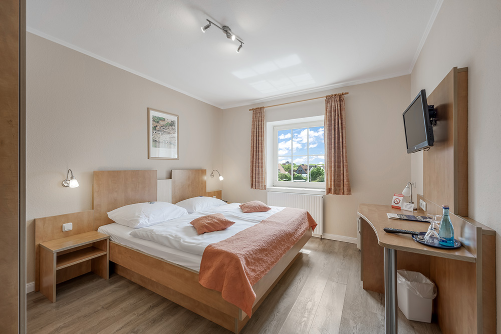 Doppelzimmer mit Loggia im Haupthaus